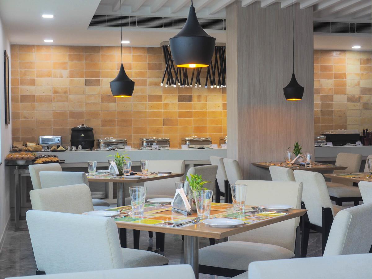 Lemon Tree Hotel, Banjara Hills, 4* Hyderabad