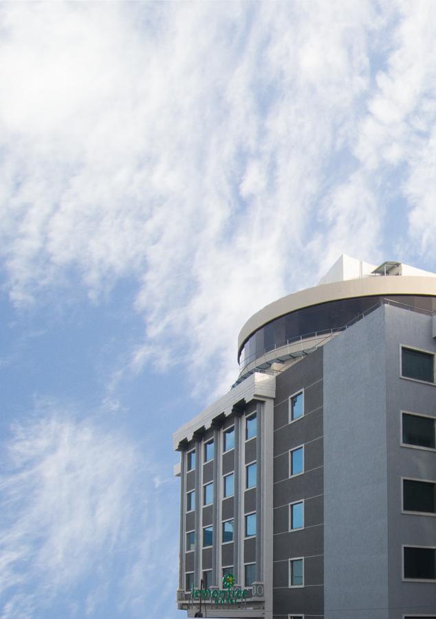 Lemon Tree Hotel, Banjara Hills,