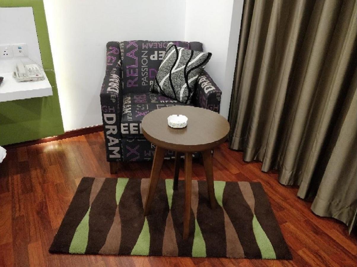 Hotel Lemon Tree Hotel, Banjara Hills,