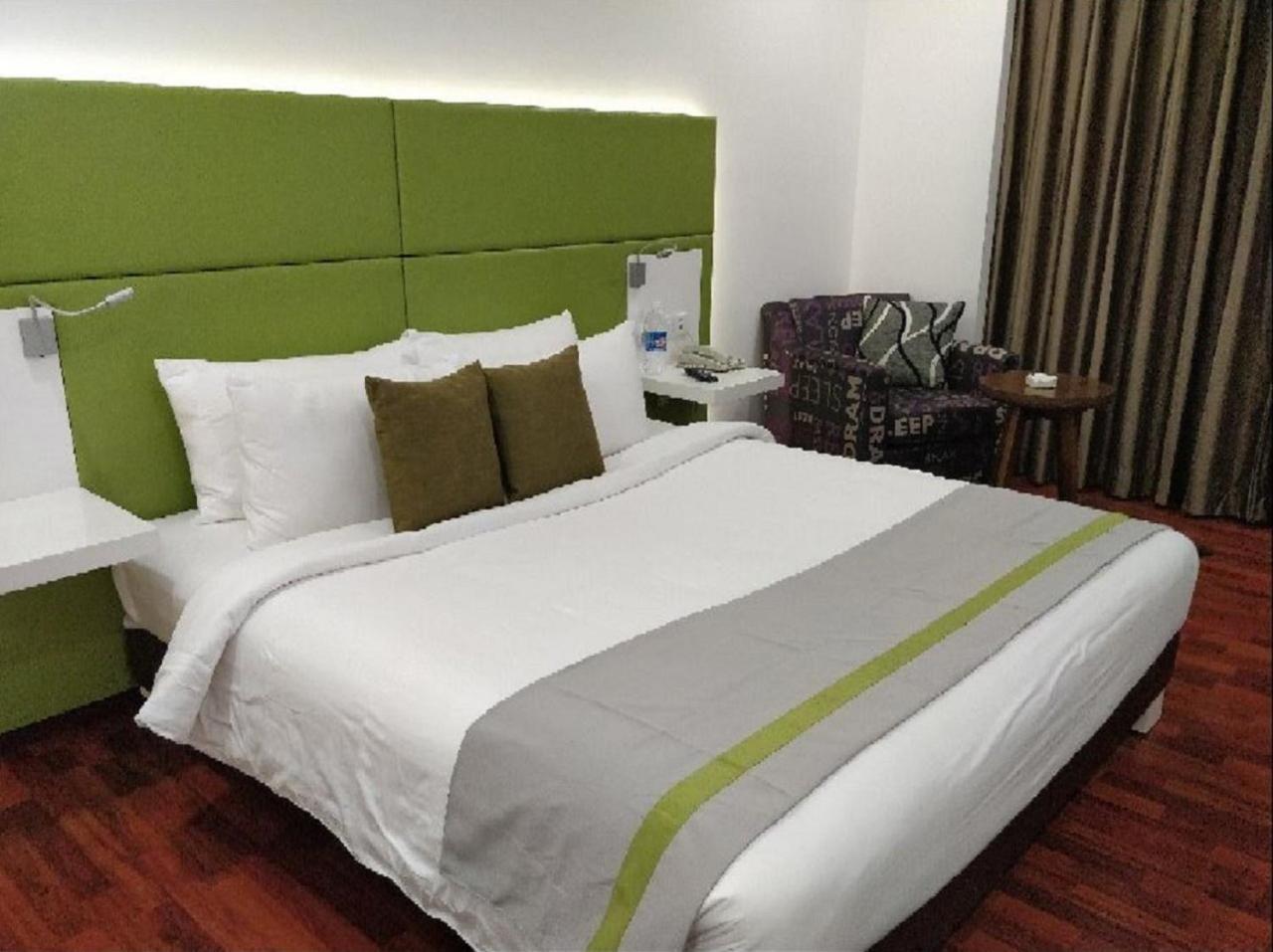 Lemon Tree Hotel, Banjara Hills, Hotel