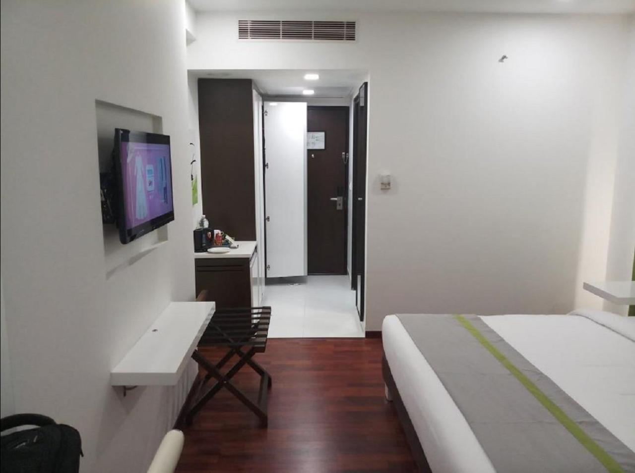Lemon Tree Hotel, Banjara Hills, Hotel 4*