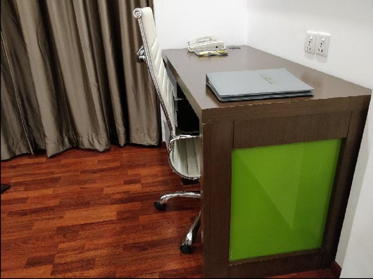 Lemon Tree Hotel, Banjara Hills, 4*